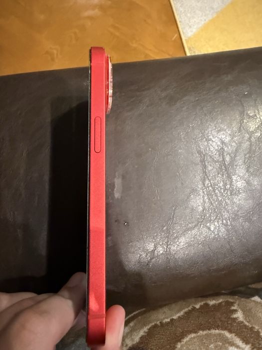 IPhone 14 / 128 GB - червен