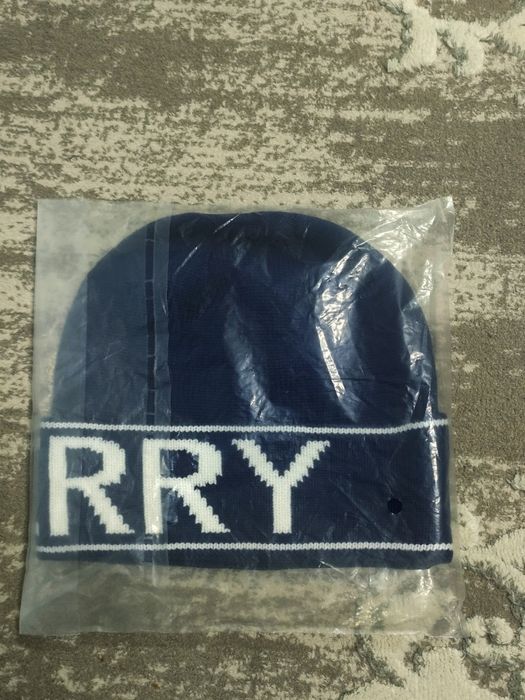 Шапка Burberry — 4890 ₸