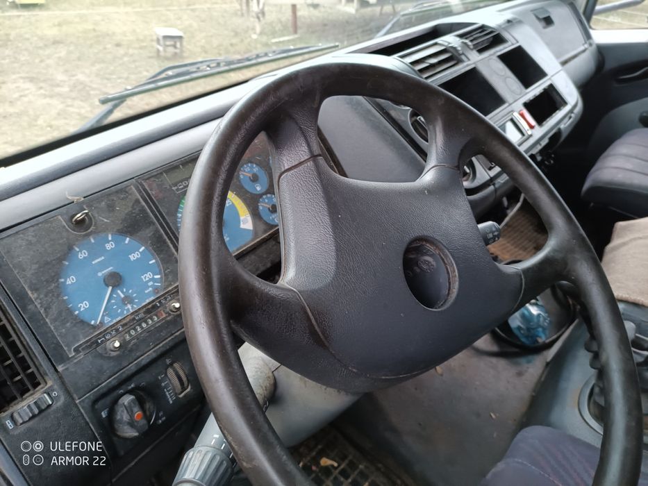 Camion apicol Mercedes Atego