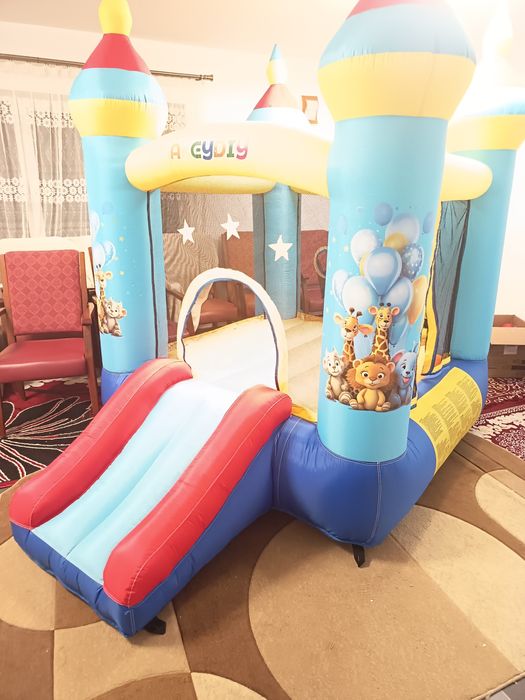 Castel gonflabil copii nou