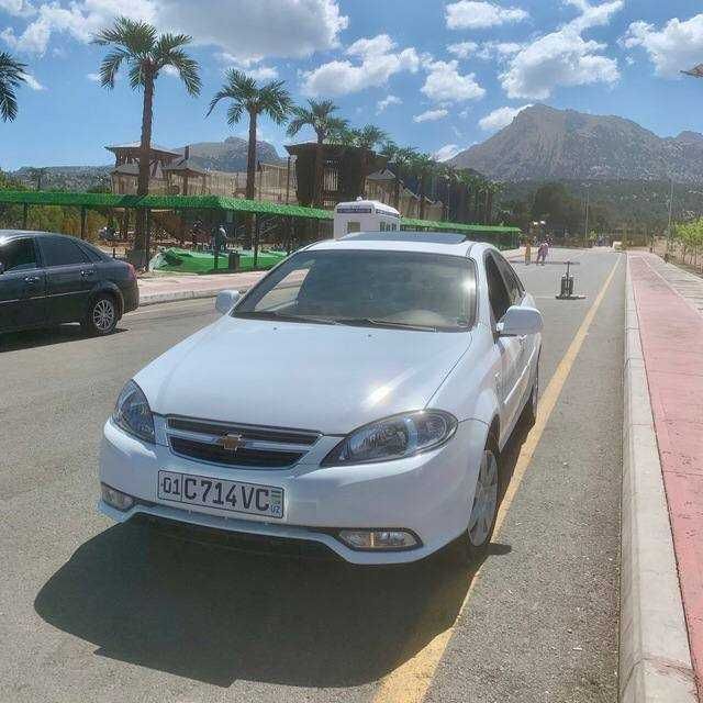 Lasetti jentra qilingan