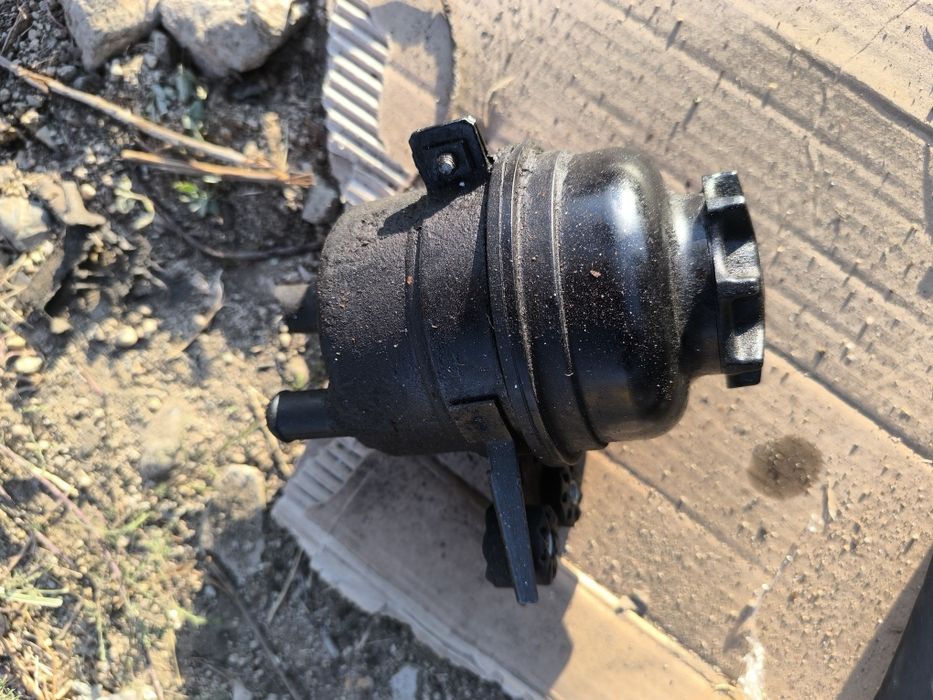 Казанче хидравлична течност Bmw e60 e61 530d 231кс m57 м57