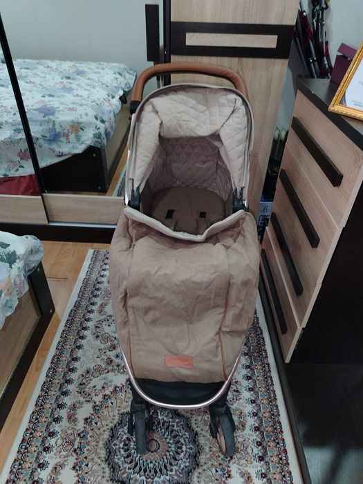 Қиш–Ёз болалар араваси. Қўшимча қишки чехол билан.  Зима лето коляска