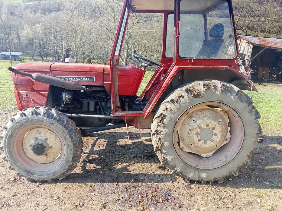 De vinzare tractor fiat