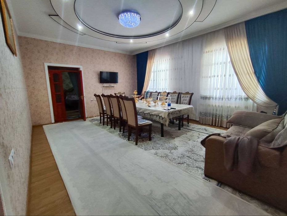 СРОЧНО !! Продаётся участок в Яшнабаде 3 соток 6 комнат