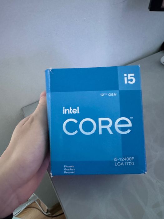 Процесор Intel i5 12400f