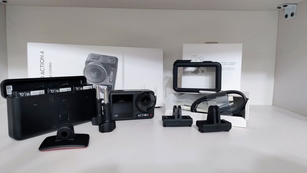 DJI Osmo Action 4 Adventure Combo