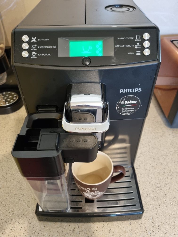 vând expresor philips saeco