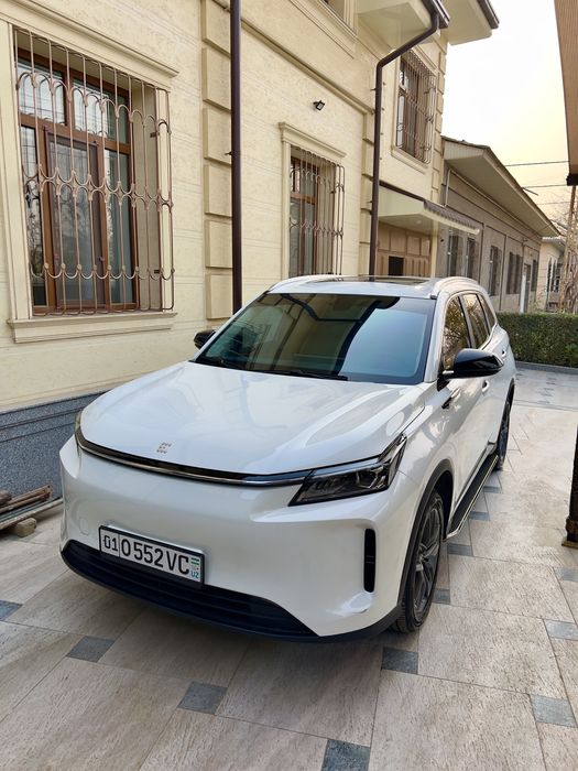 Dong feng Fengon S 508 restayling