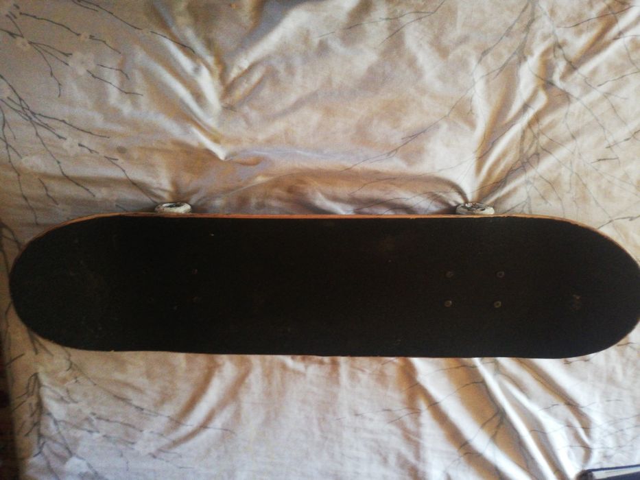 Vand skateboard în stare buna