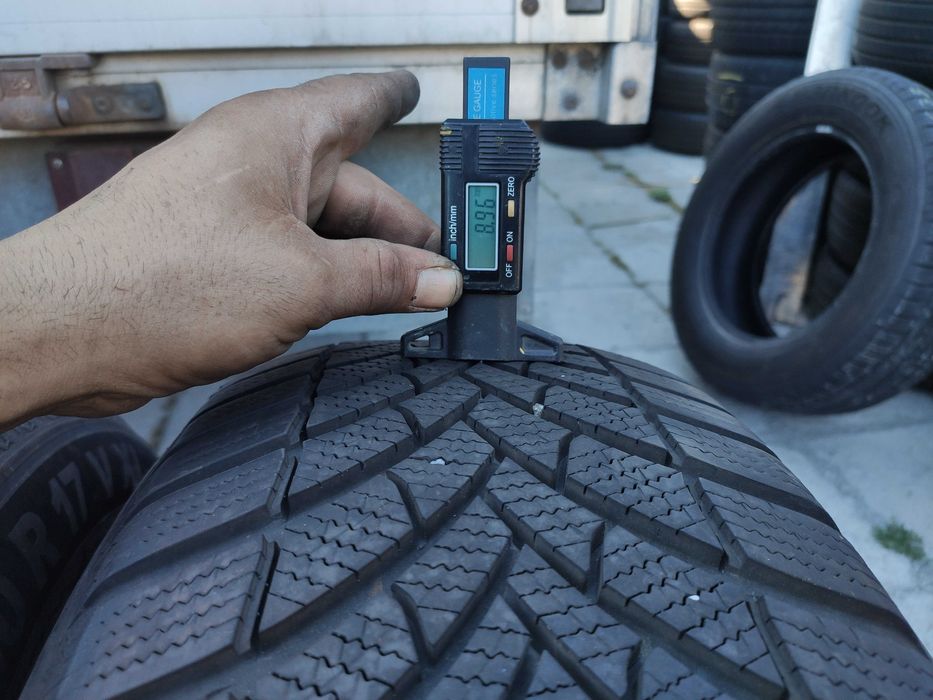 2бр Почти Нови Зимни Гуми 225 60 17 - Semperit - DOT 2022