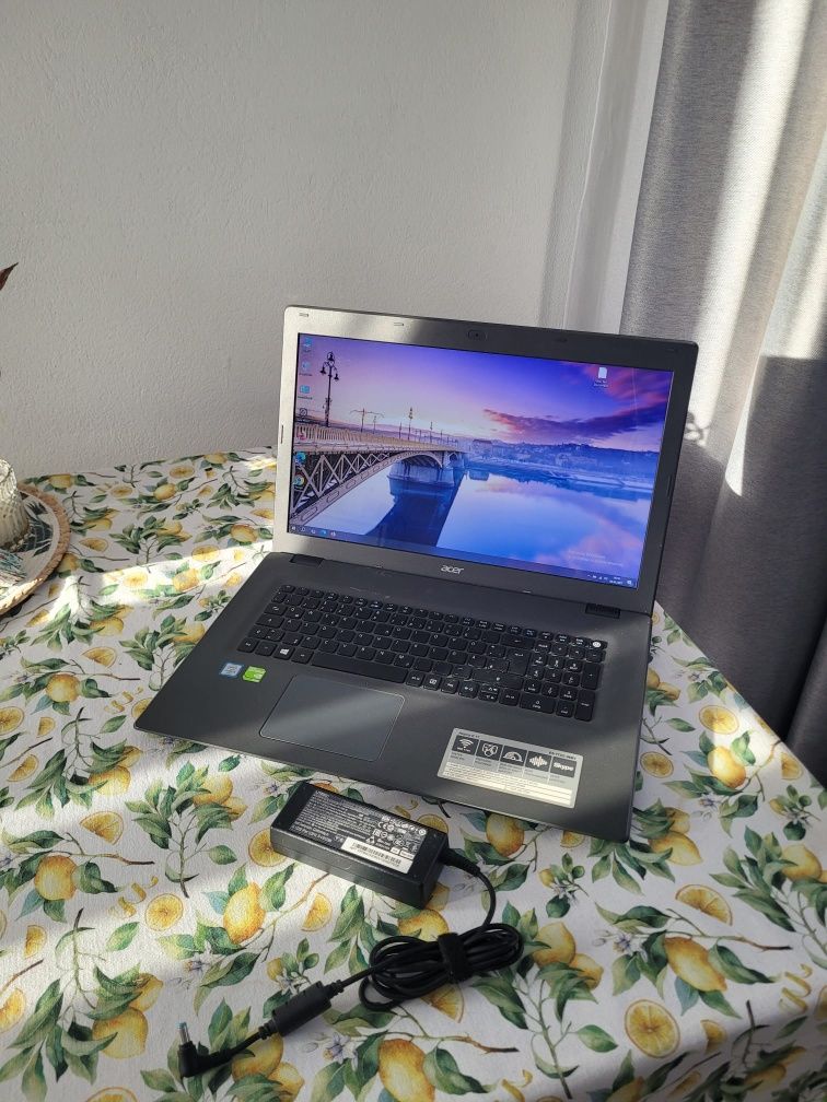 Vând laptop Acer E5-773G intel i5 ssd 512gb