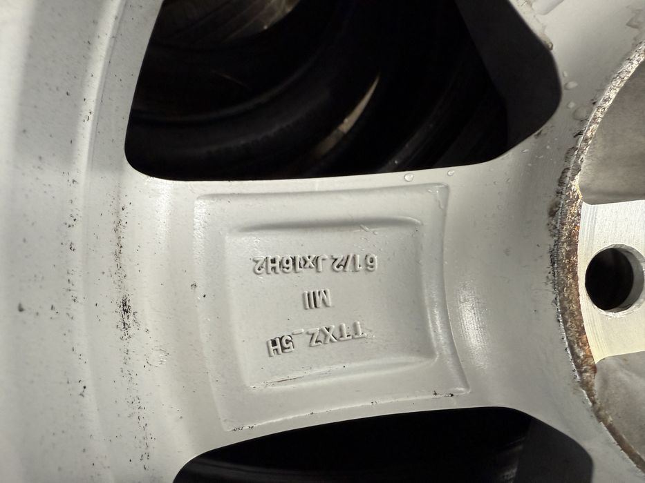 Jante Aliaj 16" Ford Mondeo cu Anvelope Iarna Continental