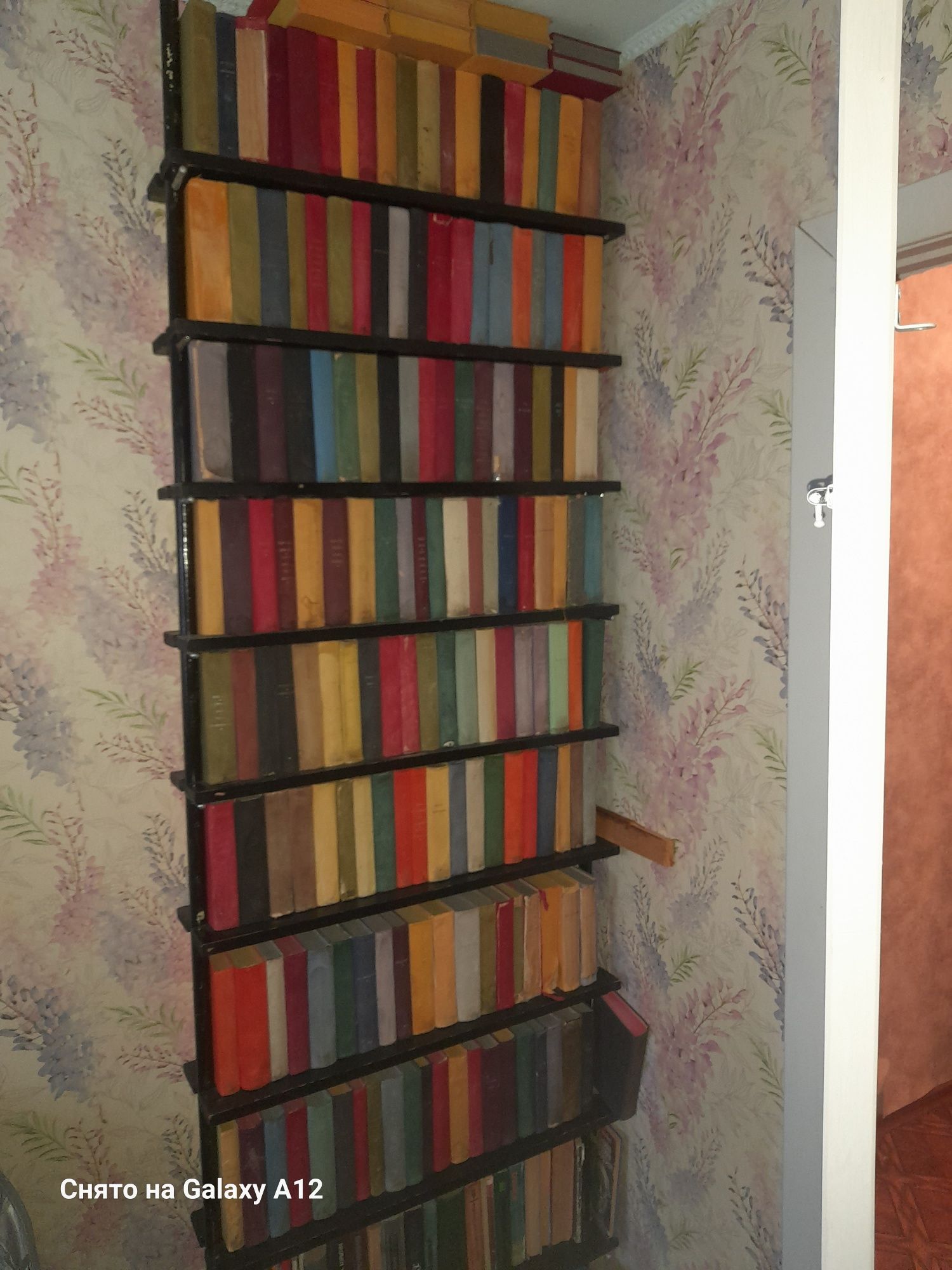 Продам книги,всемирная библиотека