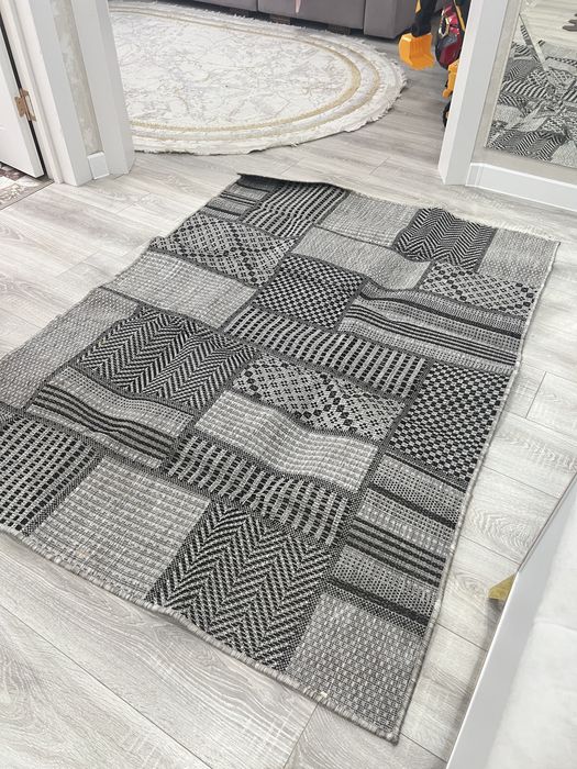 Продам ковер и циновку