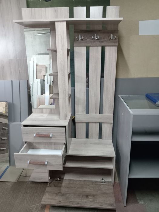 Продам новую прихожую