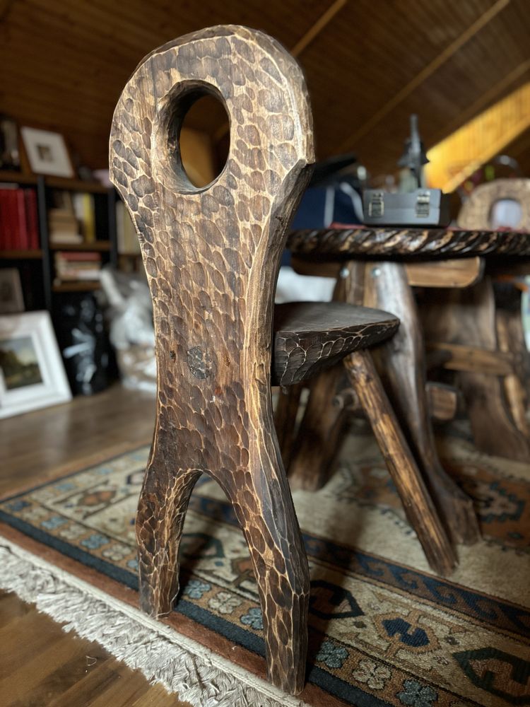 Set unic masa cu scaune fabricat manual din lemn masiv