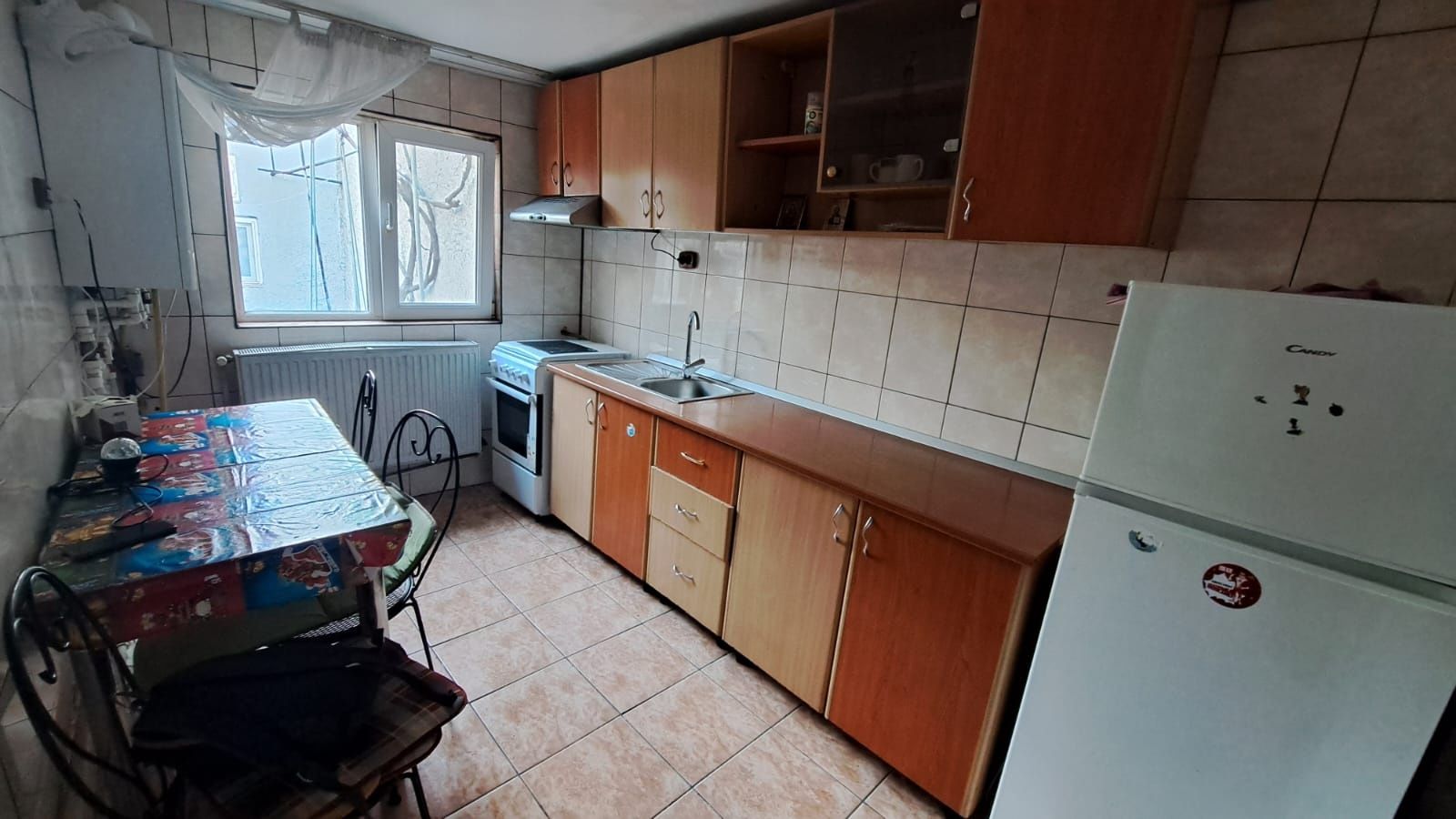 2 camere de inchiriat la CURTE