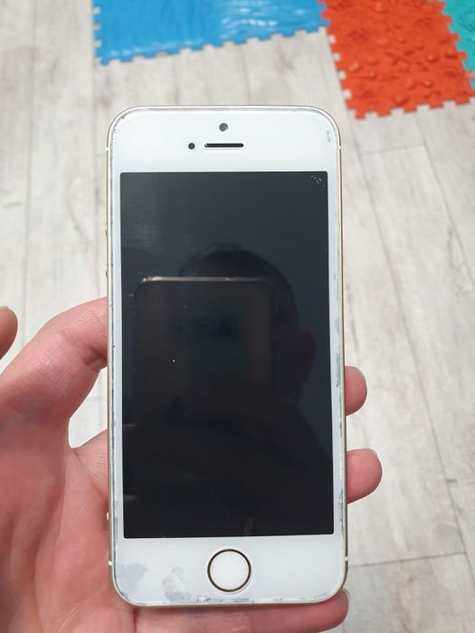 Продам Iphone se 2016
