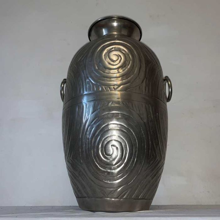 Vaza din inox      .