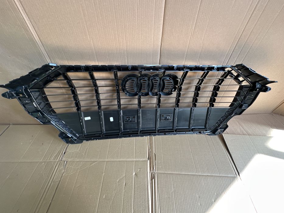 Grila AUDI Q3 F3 83A S-LINE 18- cod 83a853651