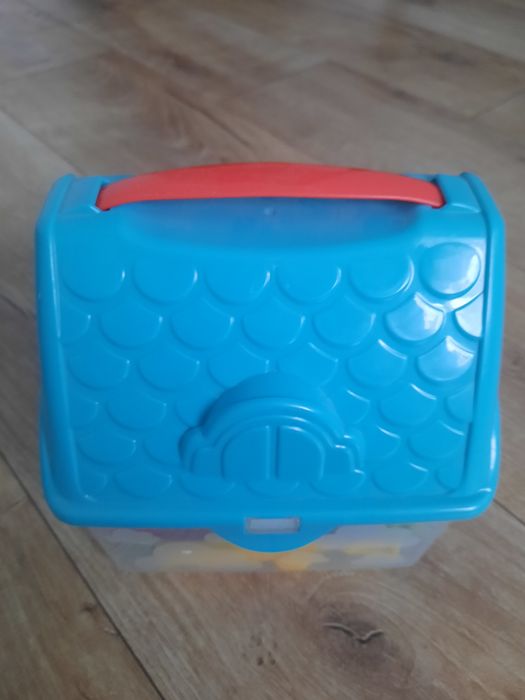 Căsuța cu forme pt construit.