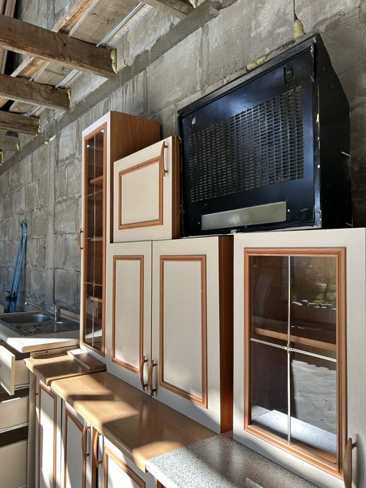 кухоный мебель в хорошем состояни