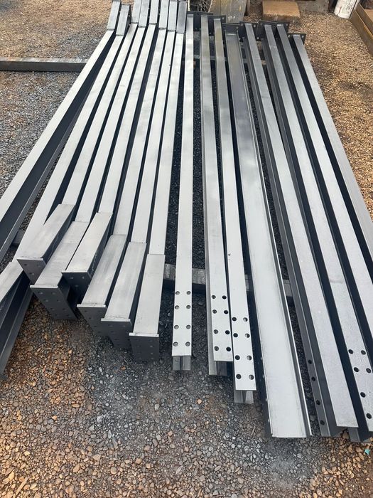 Vindem si confectionam hale metalice