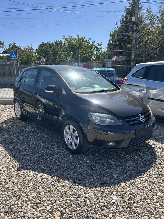 Golf 5 plus 1.6  benzina 102 cai 2008