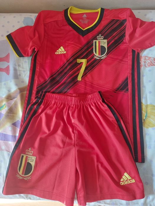 Футболен екип Кевин Д.Броине