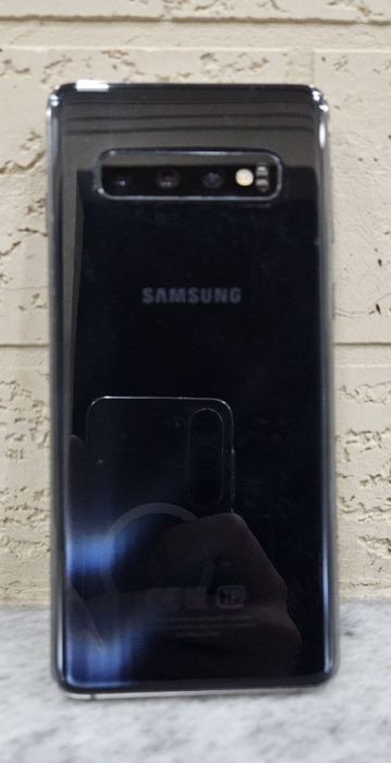 Samsung s10 sotiladi