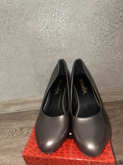 Туфли отдам бесплатно