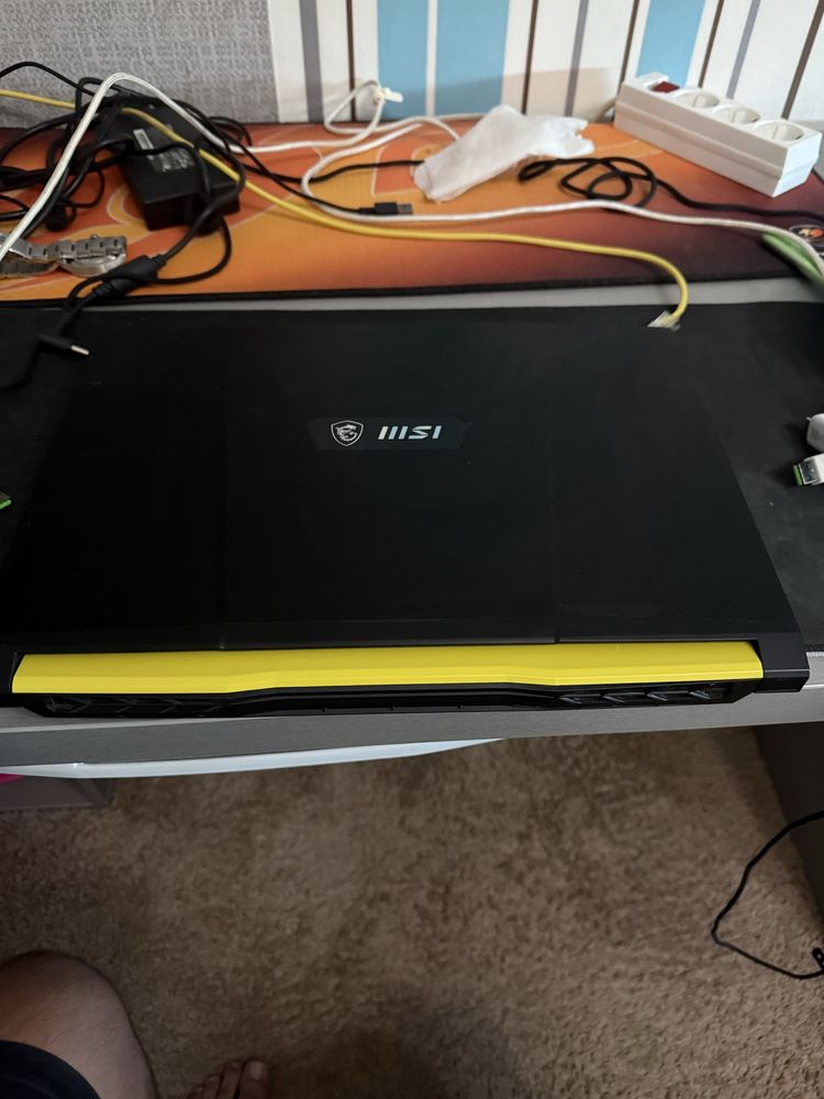 MSI Crosshair 15 B12UEZ