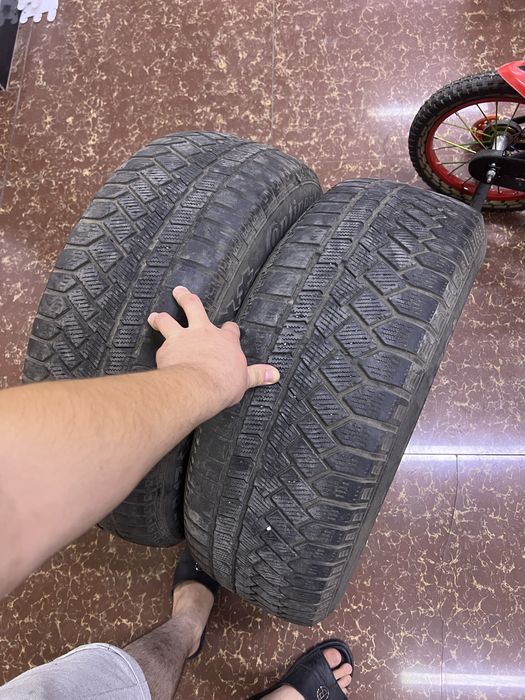 Пара покрышек 235/65/17