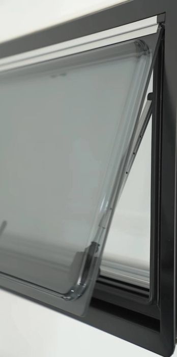 Акрилен прозорец за кемпер