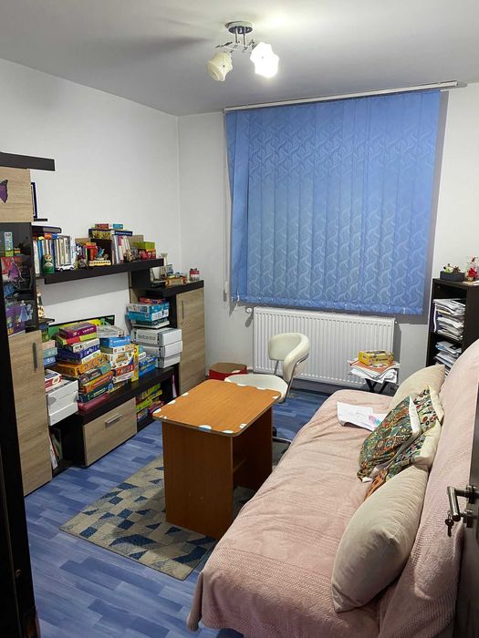 Ap. 3 camere, parter, transformat in spatiu comercial si garsoniera