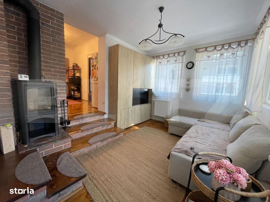 3 apartamente la casa de vanzare, singur in curte, 150 mp, zona centra