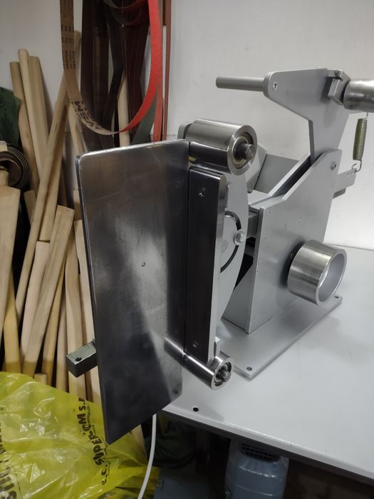 Șlefuitor cu banda belt grinder