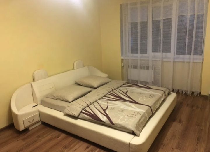 Сарыарка 11-Кенесары,  2ч 2000