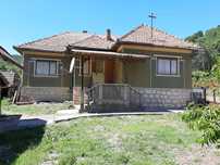 Casă solidă din cărămidă, 4.000 mp teren, cu CF