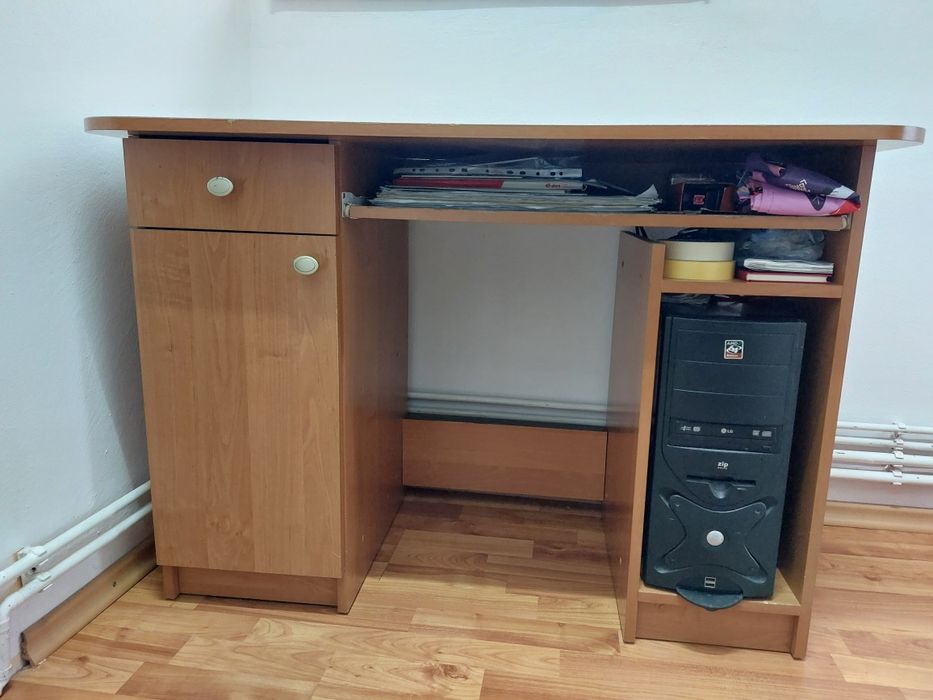 Birou cu spatiu pentru unitate + scaun birou