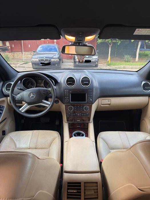 Vând Mercedes ML350d