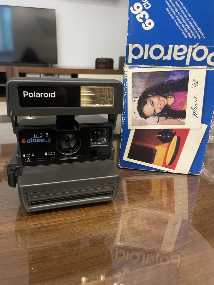 Aparat foto instant vintage Polaroid 636 Closeup
