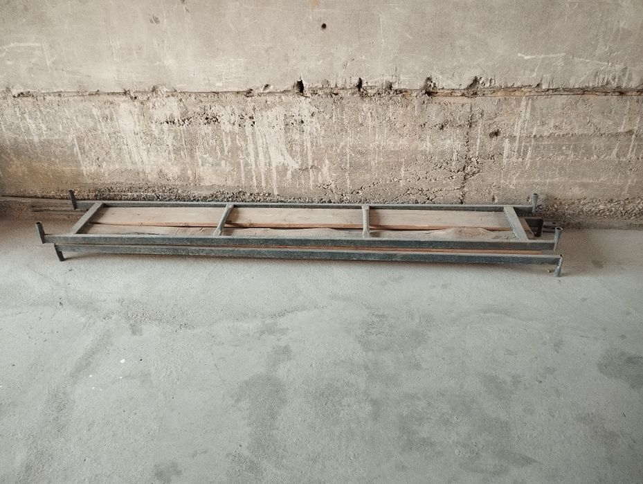 Лесага паддон сотилади.