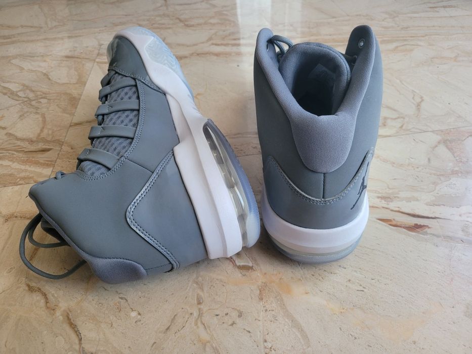 Jordan Max Aura Cool Grey