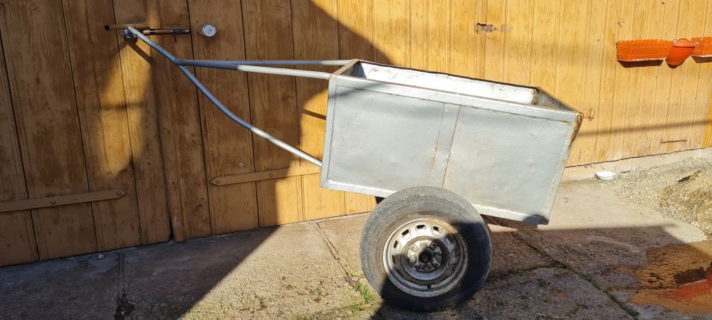 Carucior din metal roti auto