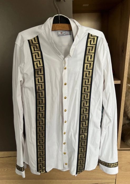 Vand camasi marimea L-XL si oantaloni costum