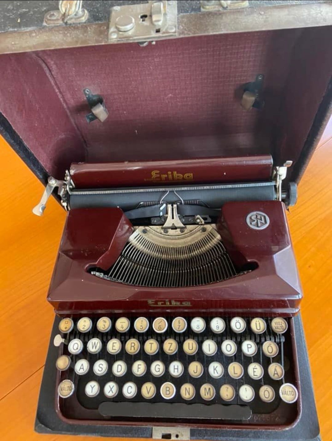 Mașina de scris Erika cu toc original