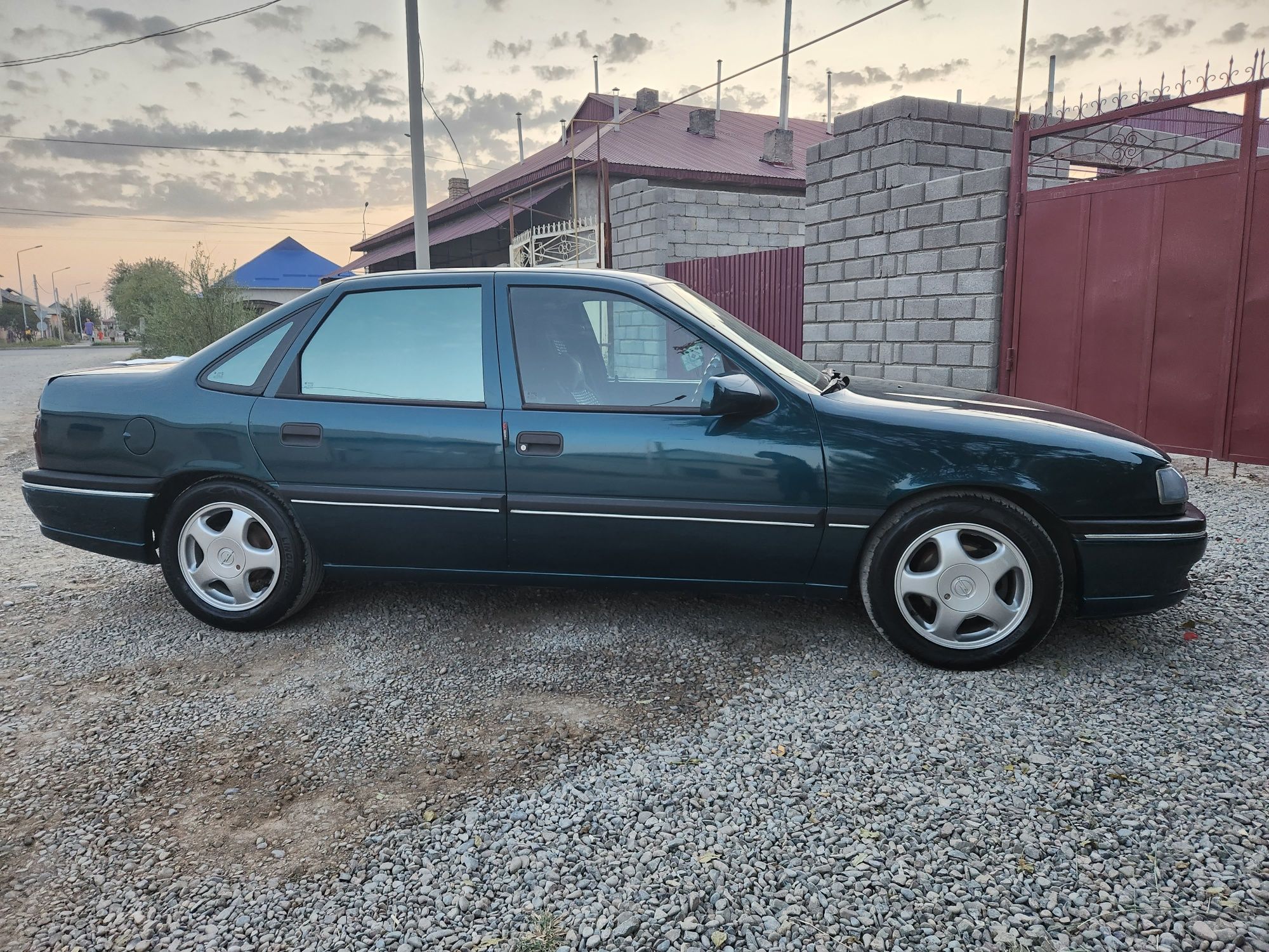 Opel vectra 1995 1.8 газ бензин