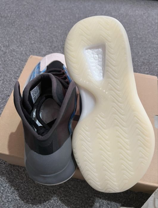 yeezy qntm noi/originali